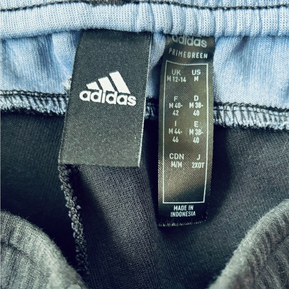 Adidas Womens Size Medium Shorts - Picture 2 of 2